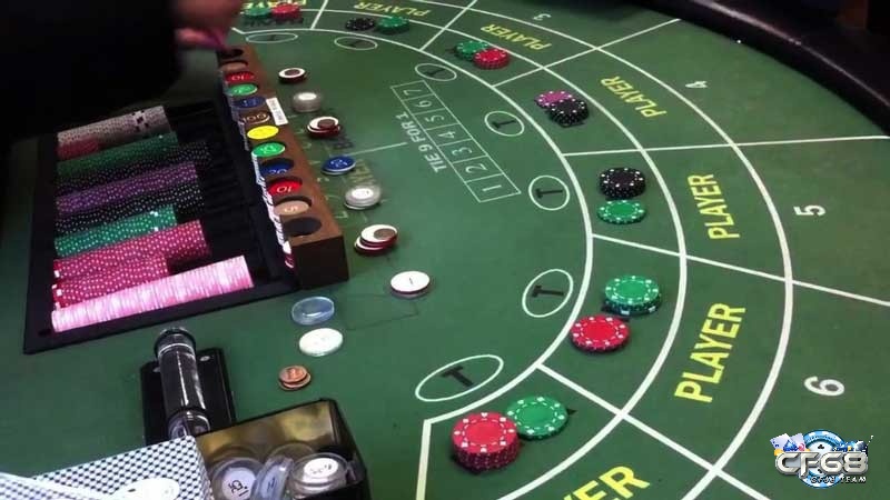 Cách thức rút bài trong luật chơi baccarat