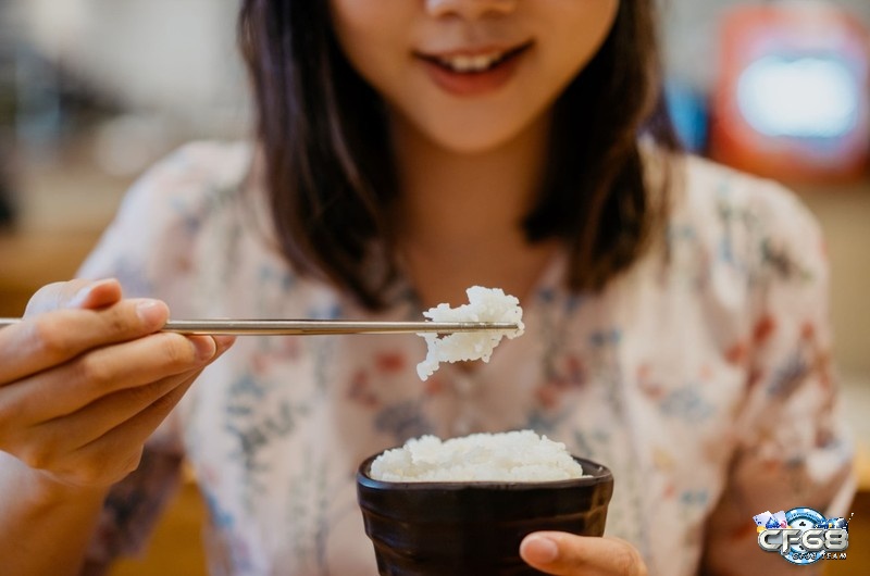 Giải mã giấc mơ ăn cơm cho chúng ta nhiều gợi ý đánh đề