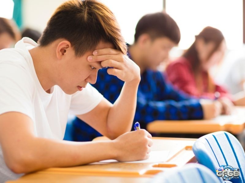 Giấc mơ thấy đi thi nhưng muộn giờ thể hiện cho những áp lực mà bạn gặp phải trong cuộc sống