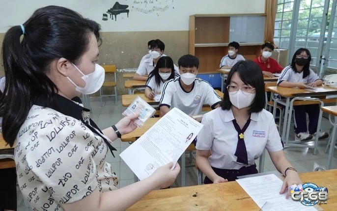 Mơ thấy mình làm giám thị coi thi thể hiện cho trách nhiệm trong cuộc sống mà mình đang gặp